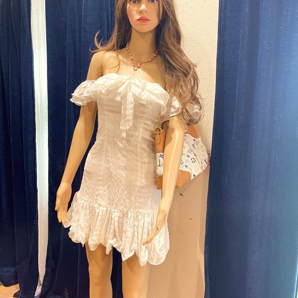 Dress - Picture 7 of 8